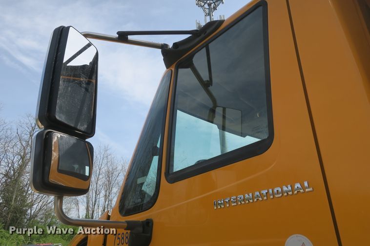 image for item DF5111 2006 International 7500 dump truck