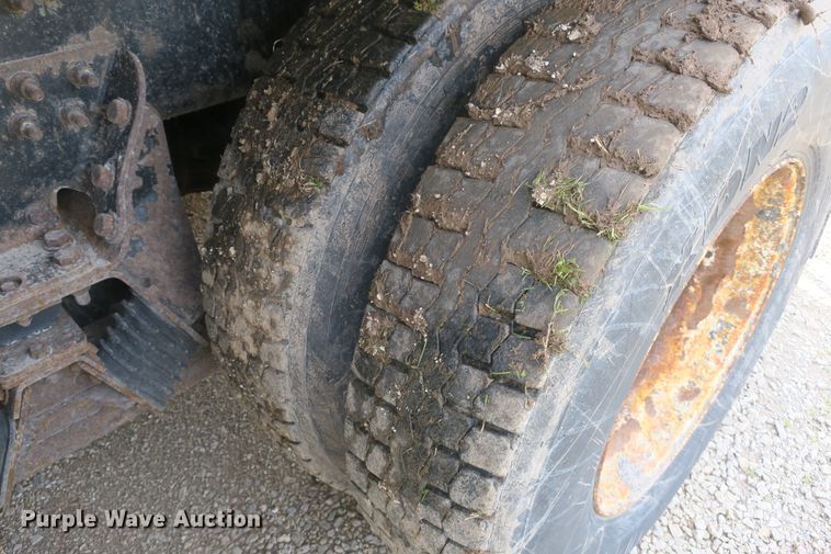 image for item DF5111 2006 International 7500 dump truck