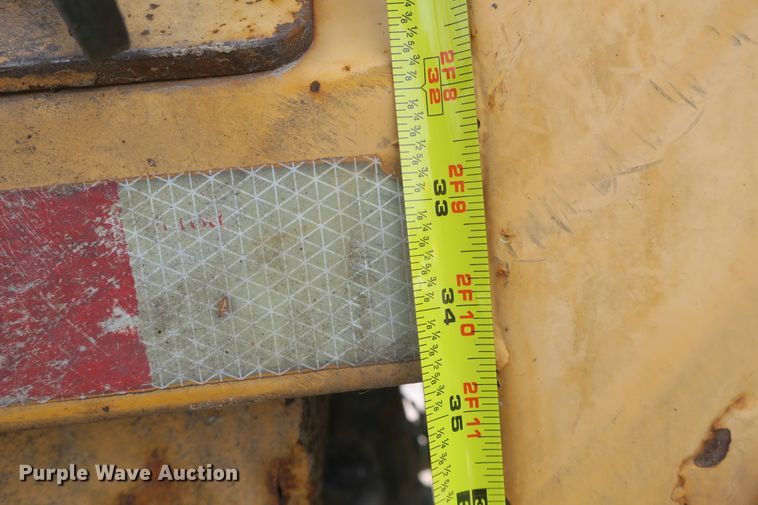 image for item DF5111 2006 International 7500 dump truck