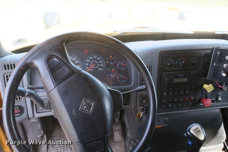 image for item DF5111 2006 International 7500 dump truck