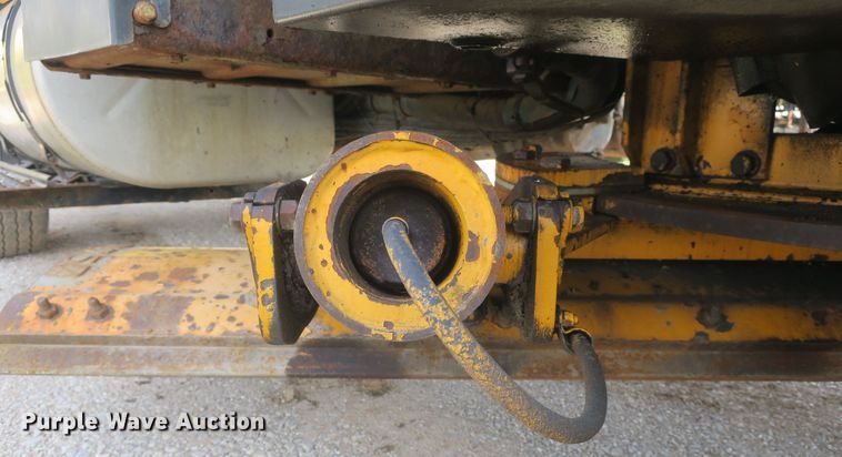 image for item DF5111 2006 International 7500 dump truck