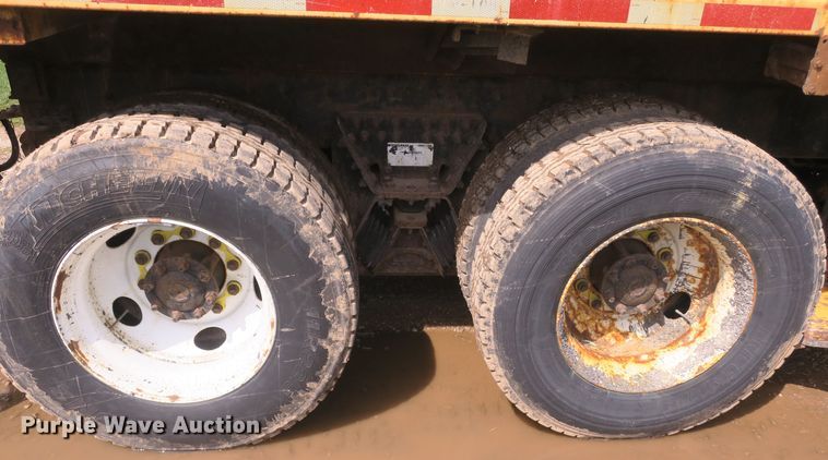 image for item DF5111 2006 International 7500 dump truck