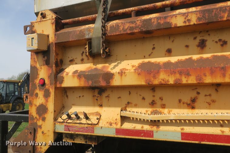 image for item DF5111 2006 International 7500 dump truck