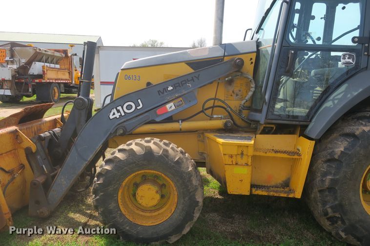 image for item DF5112 2007 John Deere 410J  backhoe