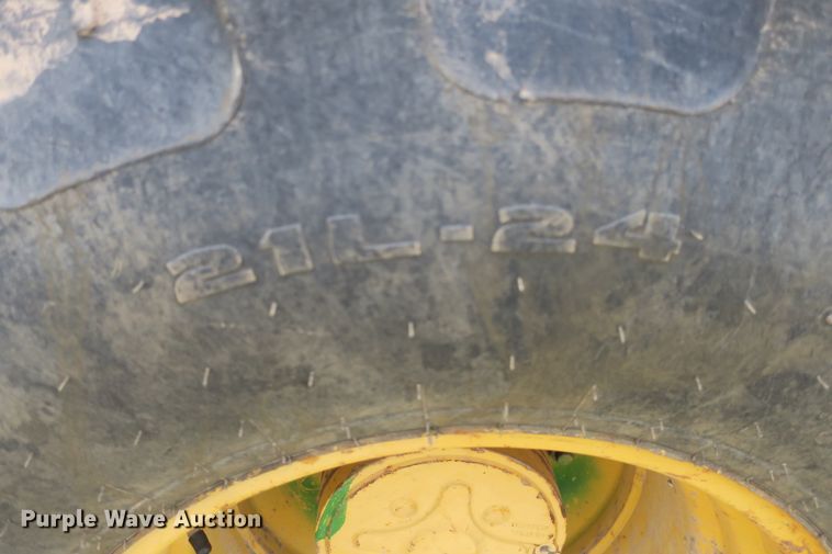 image for item DF5112 2007 John Deere 410J  backhoe