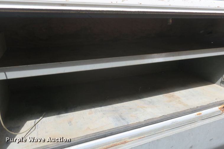 image for item DF5121 1993 GMC Sierra C3500 bucket truck