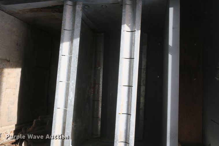 image for item DF5121 1993 GMC Sierra C3500 bucket truck