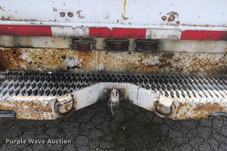 image for item DF5121 1993 GMC Sierra C3500 bucket truck