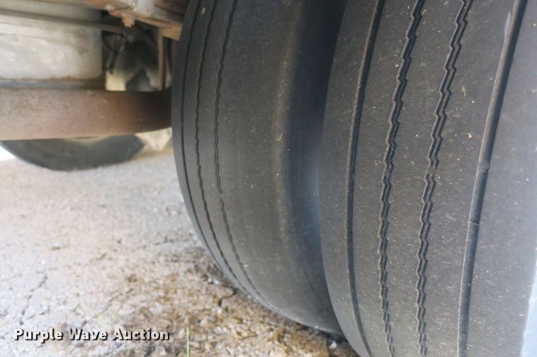 image for item DF5121 1993 GMC Sierra C3500 bucket truck