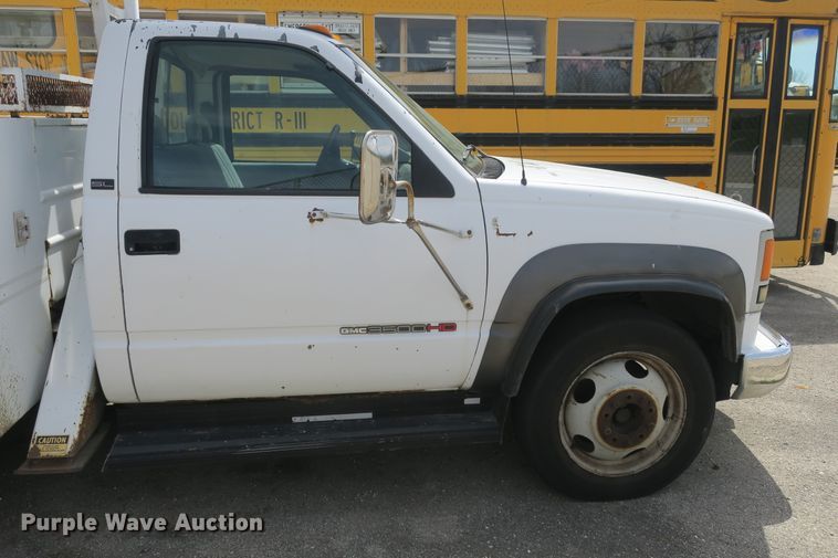 image for item DF5121 1993 GMC Sierra C3500 bucket truck