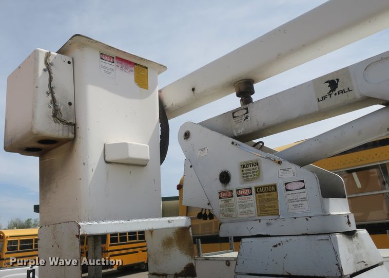 image for item DF5121 1993 GMC Sierra C3500 bucket truck