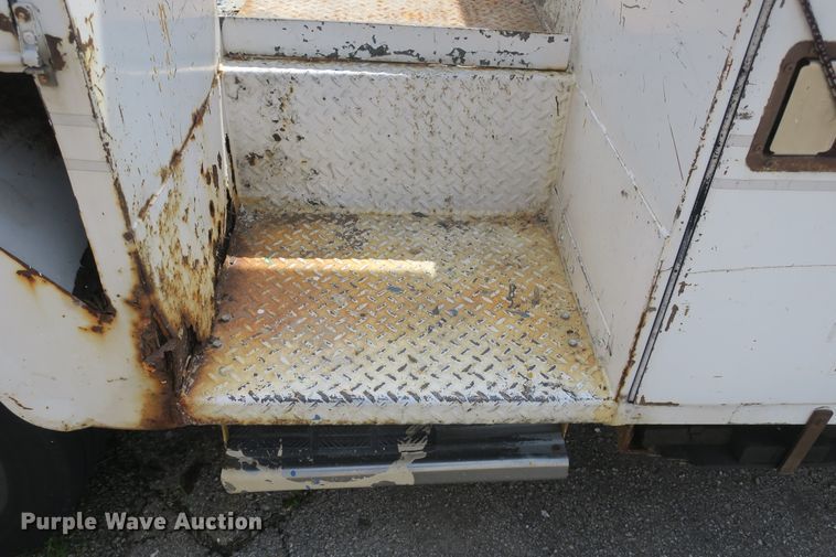 image for item DF5121 1993 GMC Sierra C3500 bucket truck