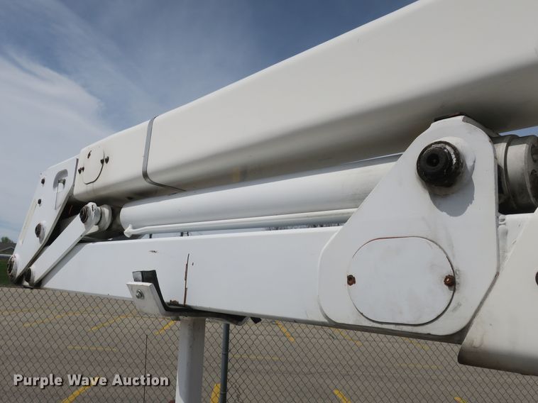 image for item DF5121 1993 GMC Sierra C3500 bucket truck