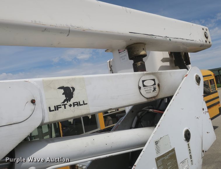 image for item DF5121 1993 GMC Sierra C3500 bucket truck