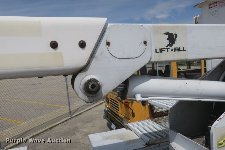 image for item DF5121 1993 GMC Sierra C3500 bucket truck