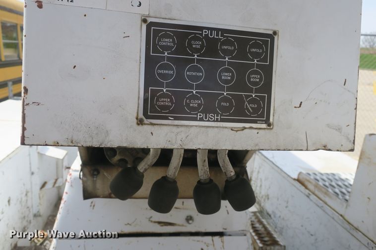 image for item DF5121 1993 GMC Sierra C3500 bucket truck