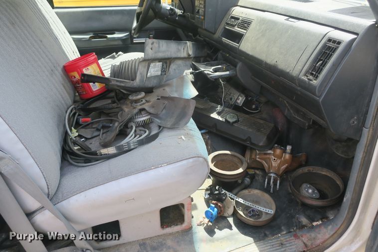 image for item DF5121 1993 GMC Sierra C3500 bucket truck