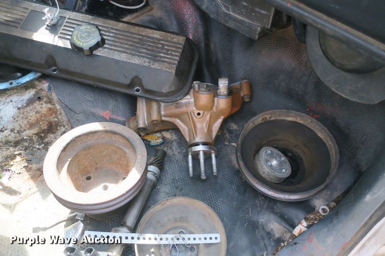 image for item DF5121 1993 GMC Sierra C3500 bucket truck