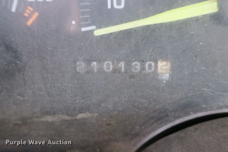 image for item DF5121 1993 GMC Sierra C3500 bucket truck