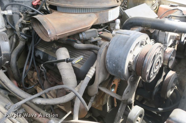 image for item DF5121 1993 GMC Sierra C3500 bucket truck