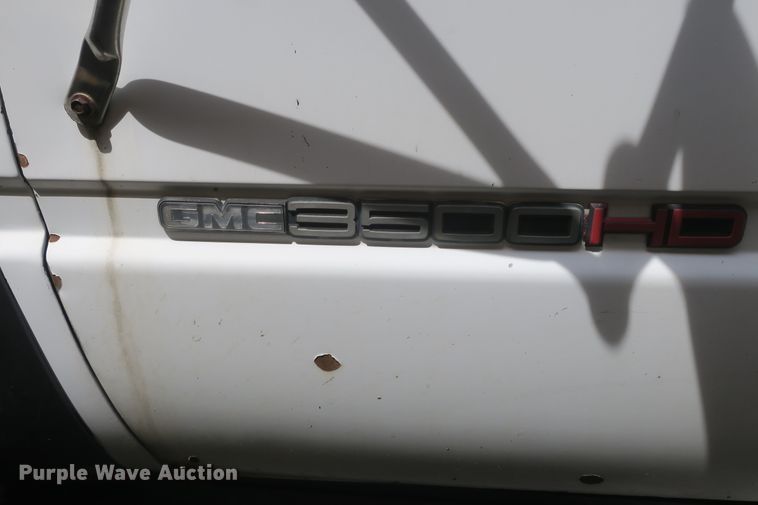 image for item DF5121 1993 GMC Sierra C3500 bucket truck