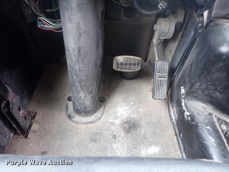 image for item DG3053 2003 Thomas Built Saf-T-Liner MVP EF school bus