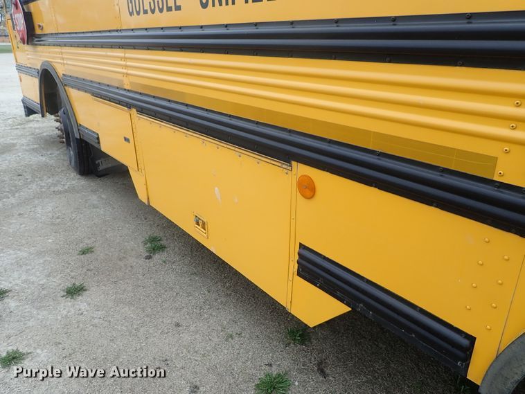image for item DG3053 2003 Thomas Built Saf-T-Liner MVP EF school bus