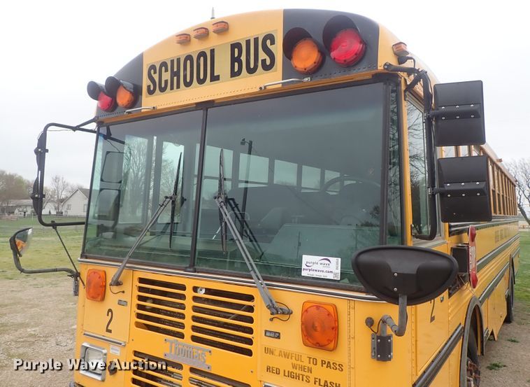 image for item DG3053 2003 Thomas Built Saf-T-Liner MVP EF school bus