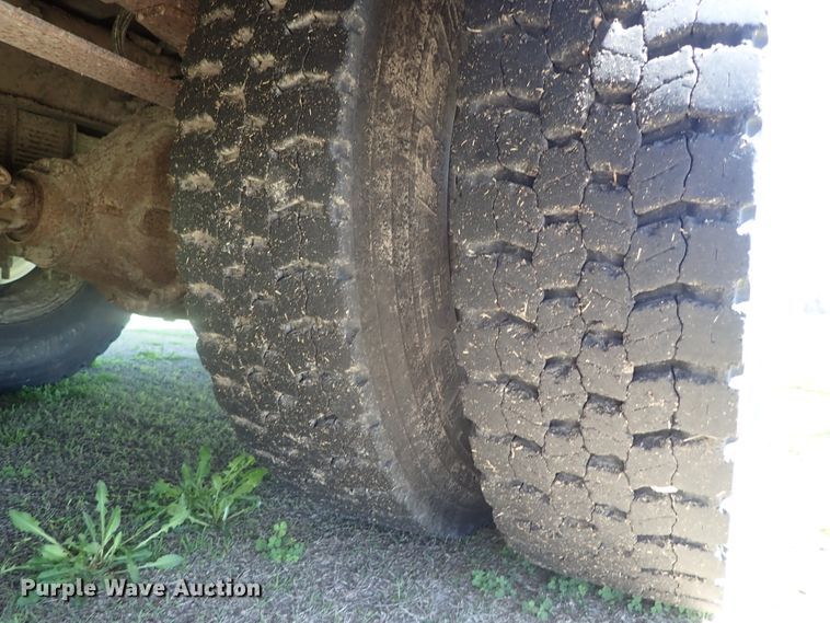 image for item DG3053 2003 Thomas Built Saf-T-Liner MVP EF school bus