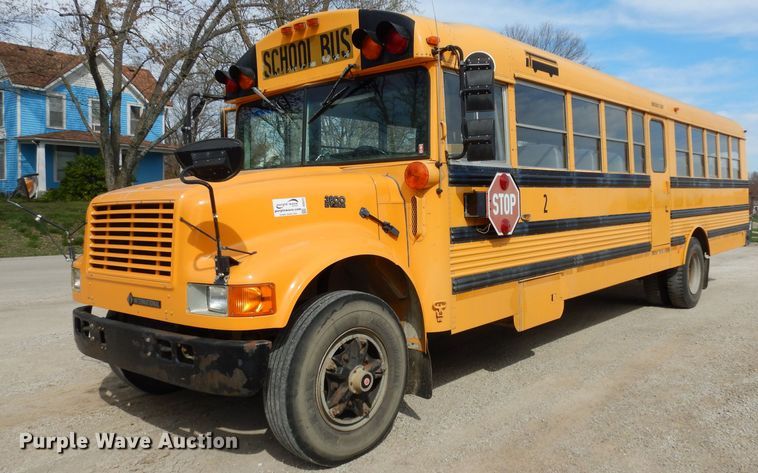 image for item DG6372 1995 International 3800 school bus