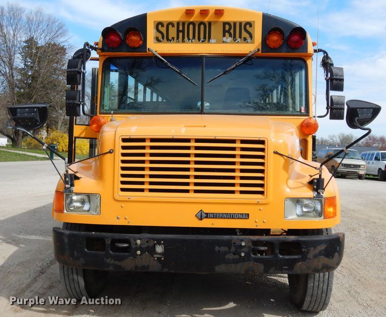image for item DG6372 1995 International 3800 school bus