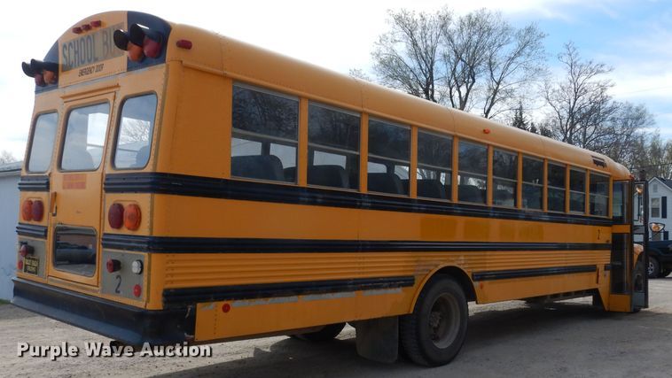 image for item DG6372 1995 International 3800 school bus