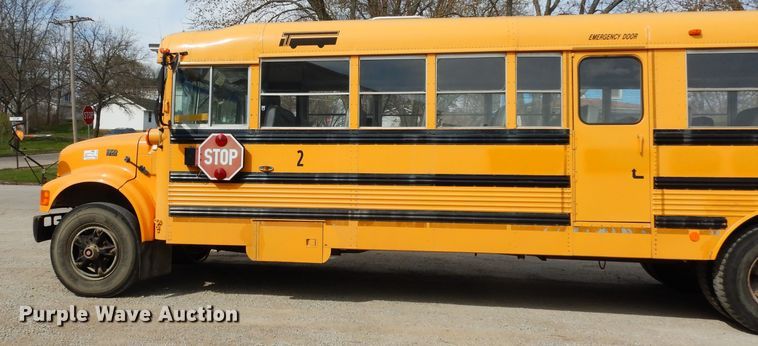 image for item DG6372 1995 International 3800 school bus
