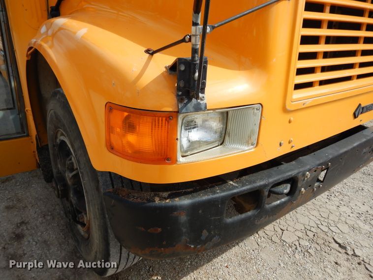 image for item DG6372 1995 International 3800 school bus