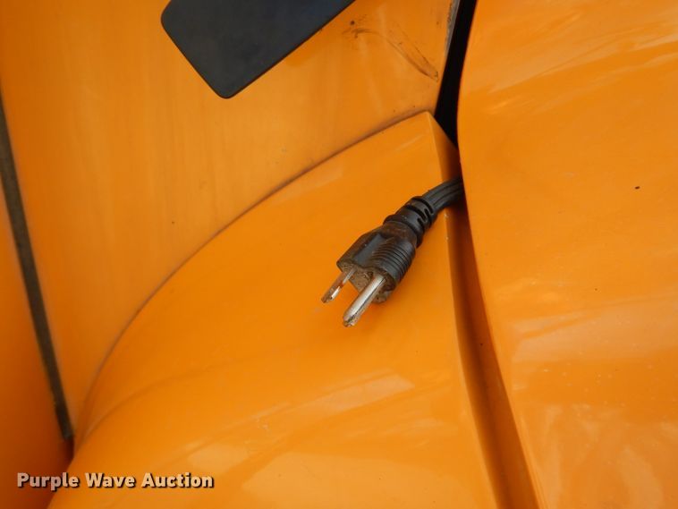 image for item DG6372 1995 International 3800 school bus