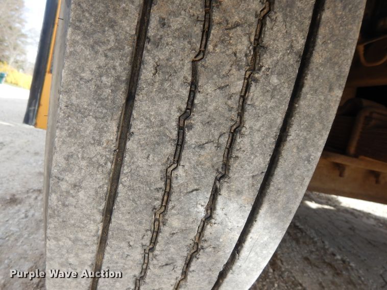 image for item DG6372 1995 International 3800 school bus