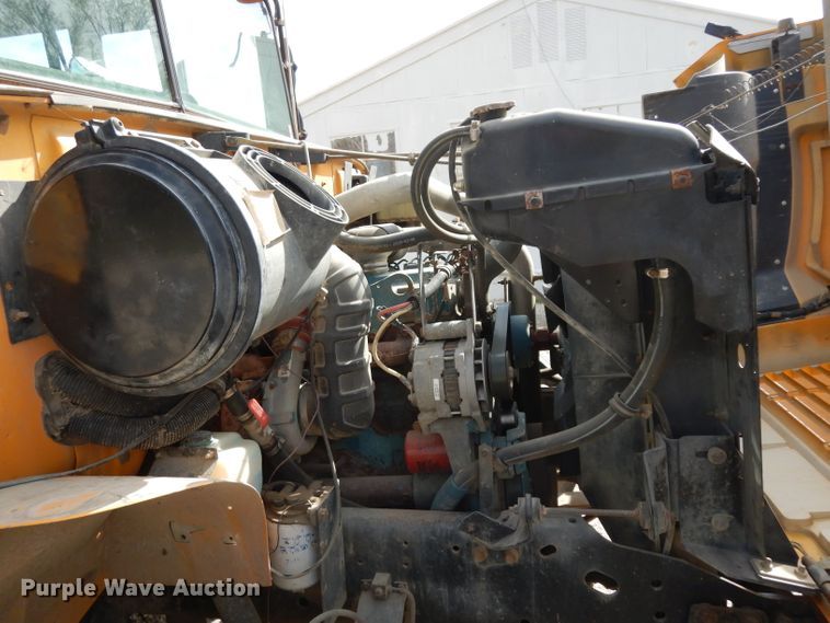 image for item DG6372 1995 International 3800 school bus