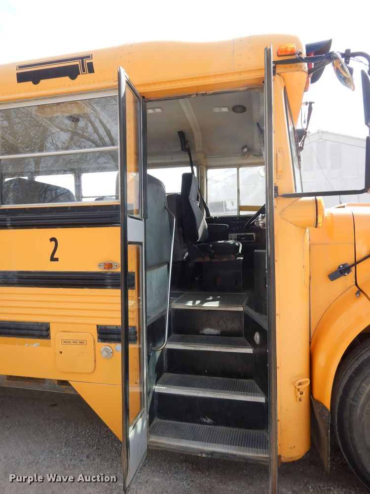 image for item DG6372 1995 International 3800 school bus