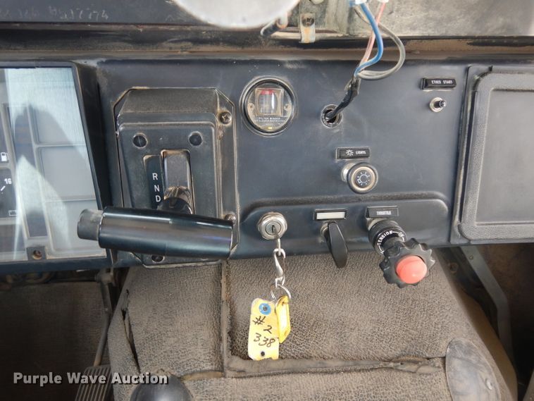 image for item DG6372 1995 International 3800 school bus