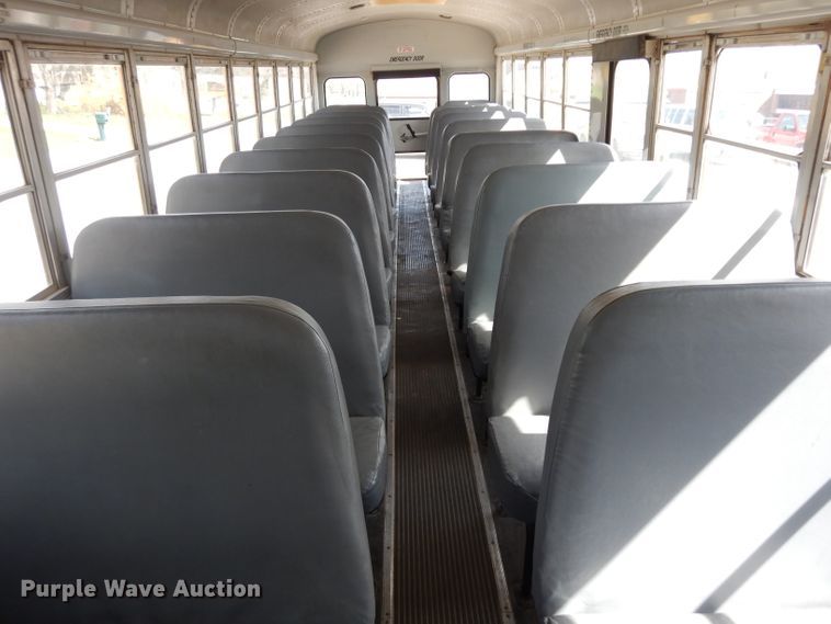image for item DG6372 1995 International 3800 school bus