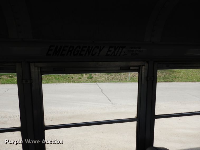 image for item DG6372 1995 International 3800 school bus