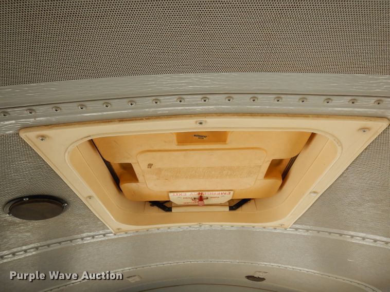 image for item DG6372 1995 International 3800 school bus