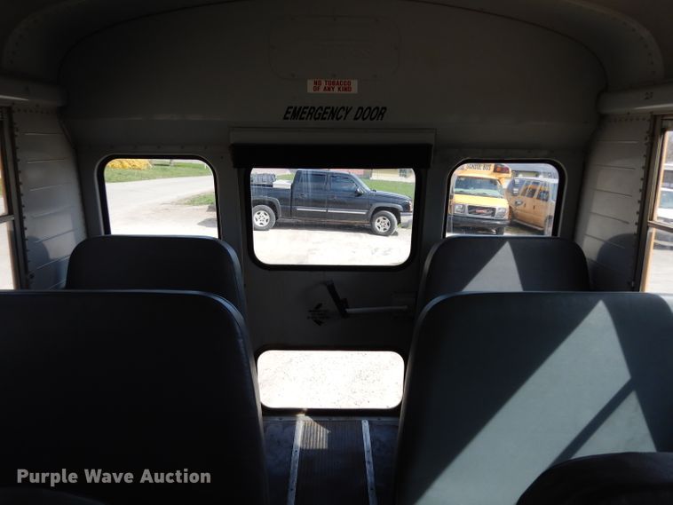 image for item DG6372 1995 International 3800 school bus