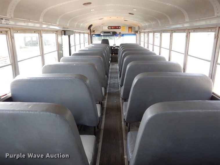 image for item DG6372 1995 International 3800 school bus