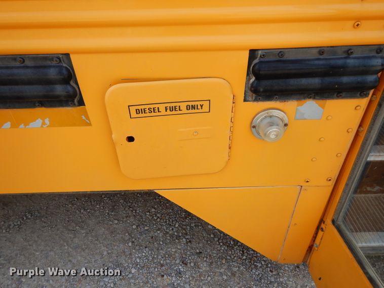 image for item DG6372 1995 International 3800 school bus