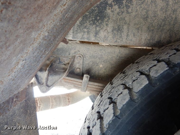 image for item DG6372 1995 International 3800 school bus