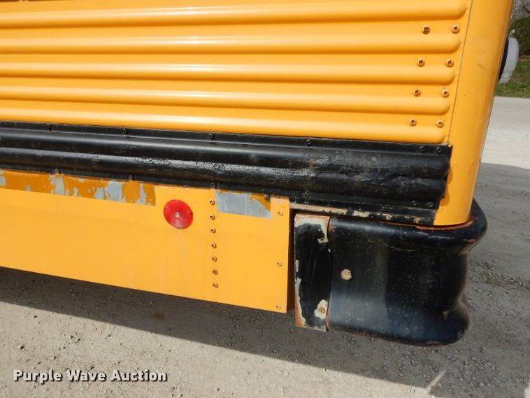 image for item DG6372 1995 International 3800 school bus