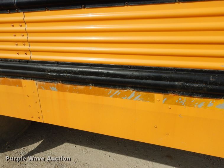 image for item DG6372 1995 International 3800 school bus