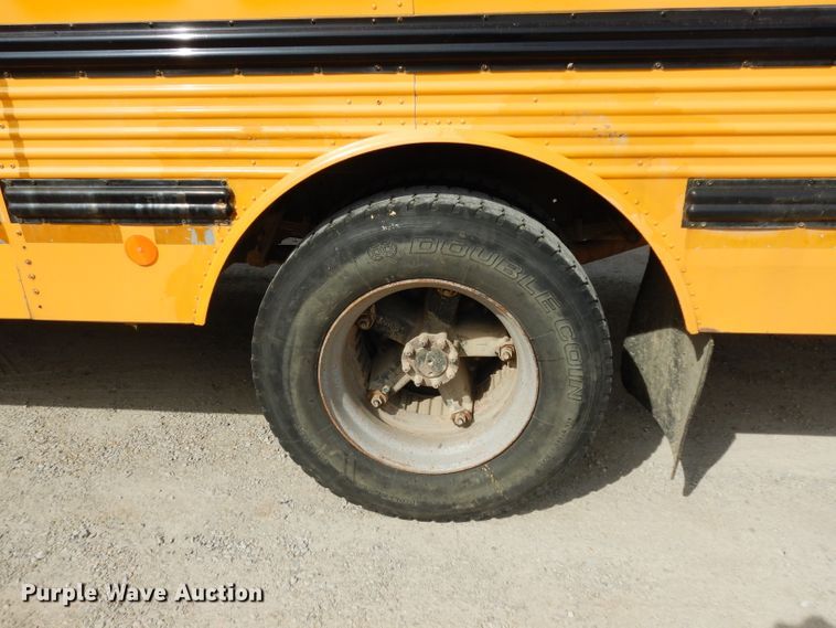 image for item DG6372 1995 International 3800 school bus