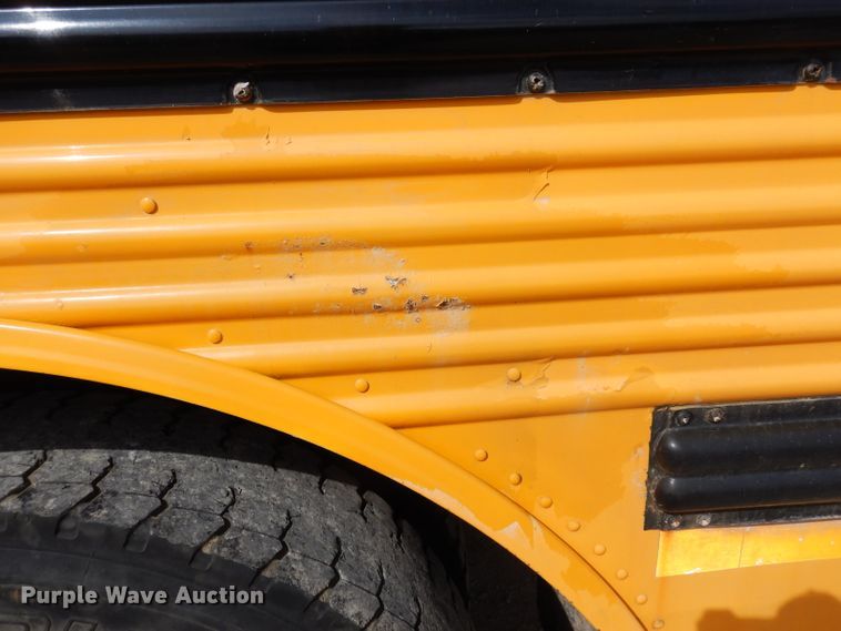 image for item DG6372 1995 International 3800 school bus